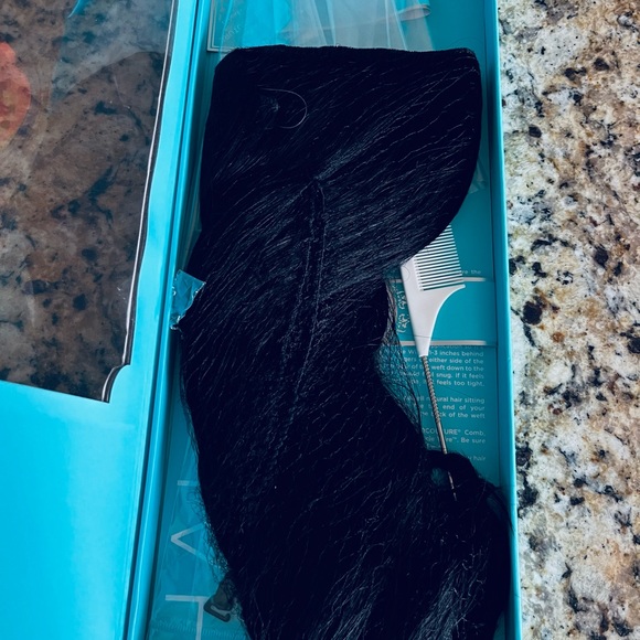 Halo 16 in black extensions. #1 color Fine hair texture. - Picture 3 of 7